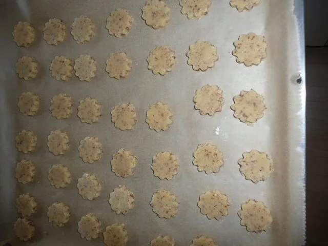 Weihnachtsgebäck : Nuss - Marzipantaler ca 90 Stück - Rezept - Bild Nr. 3