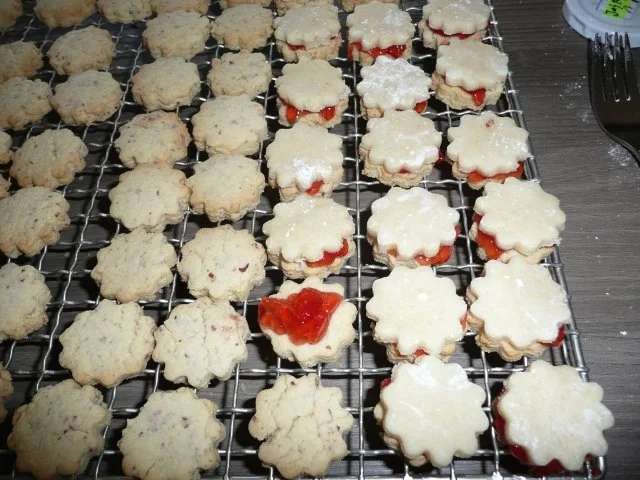 Weihnachtsgebäck : Nuss - Marzipantaler ca 90 Stück - Rezept - Bild Nr. 5