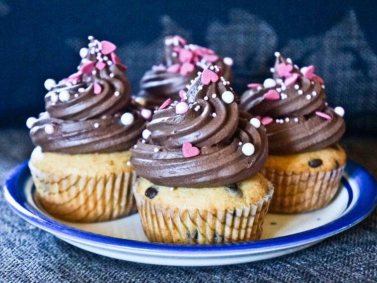 Vanille-Schoko Cup Cakes - Rezept mit Bild - kochbar.de