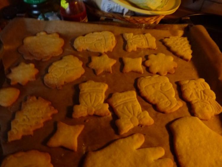 Einfache Butterplätzchen von Oma Einfache Butterplätzchen von Oma