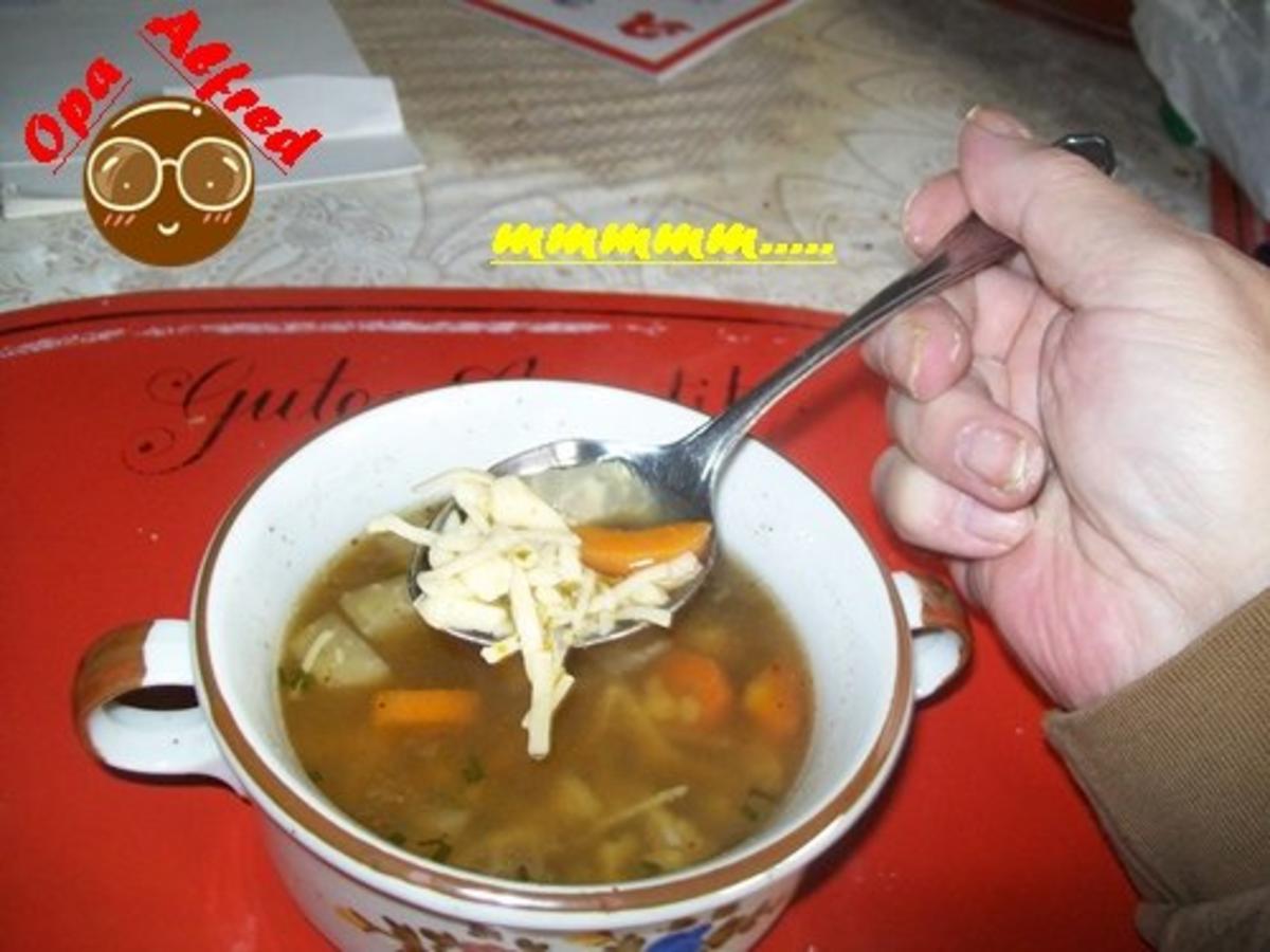 Suppen: Opa Alfred`s "Hinkelssuppe" - Rezept - Bild Nr. 5