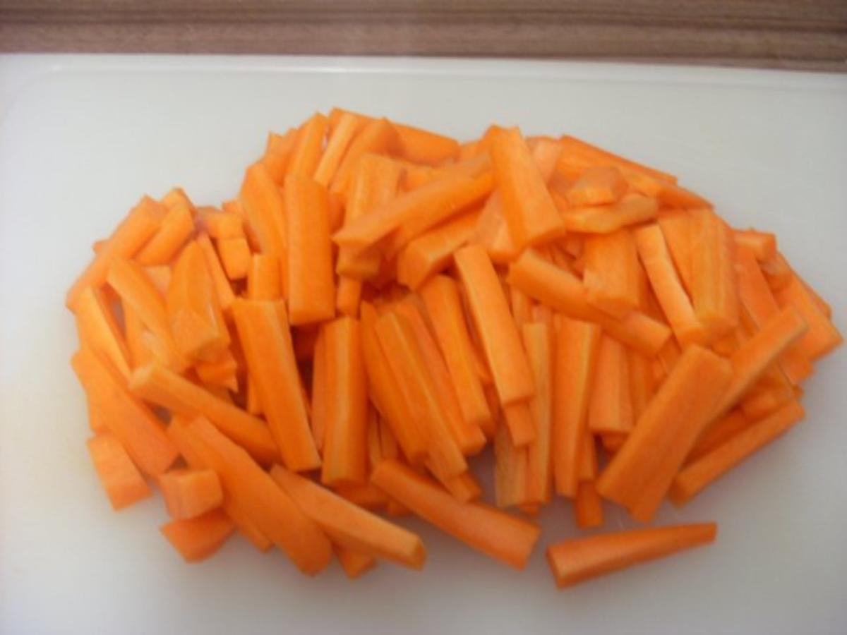 Karotten-Rahm-Gemüse mit Geflügel-Fleischwurst und Kartoffelterrine - Rezept - Bild Nr. 3
