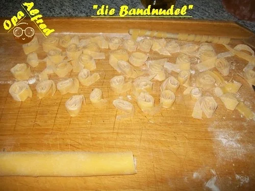 Rezept: Pasta:Opa Alfred`s Bandnudeln Bild Nr. 4 Pasta:Opa Alfred`s Bandnudeln - Rezept - Bild Nr. 4