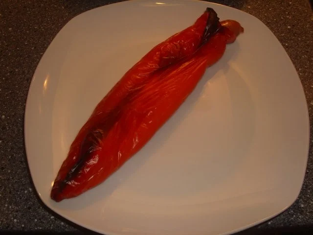 Gefüllte Spitzpaprika mit Käsewürstchen und Tomatensoße - Rezept - Bild Nr. 7