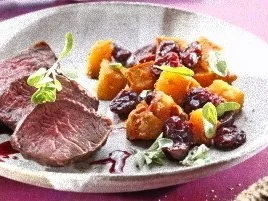 Rehrücken mit Montmorency-Kirschsauce - Rezept - Bild Nr. 2