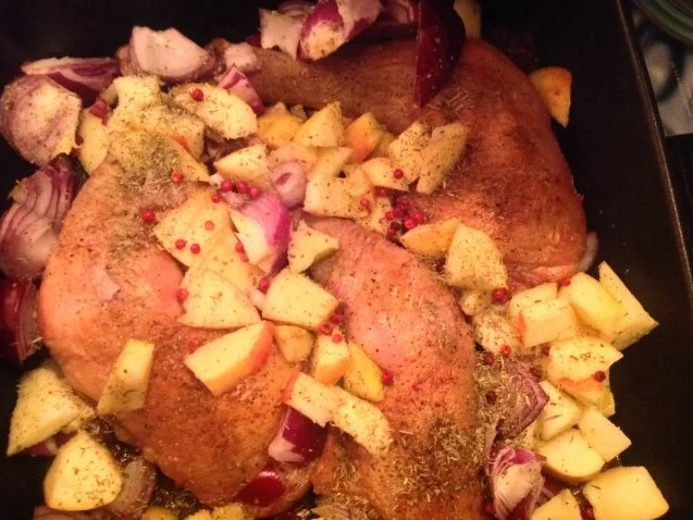 Hähnchenkeulen mit Äpfeln und Cidre aus dem Ofen - Rezept - Bild Nr. 7