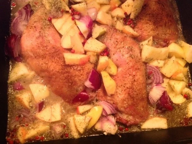 Hähnchenkeulen mit Äpfeln und Cidre aus dem Ofen - Rezept - Bild Nr. 8