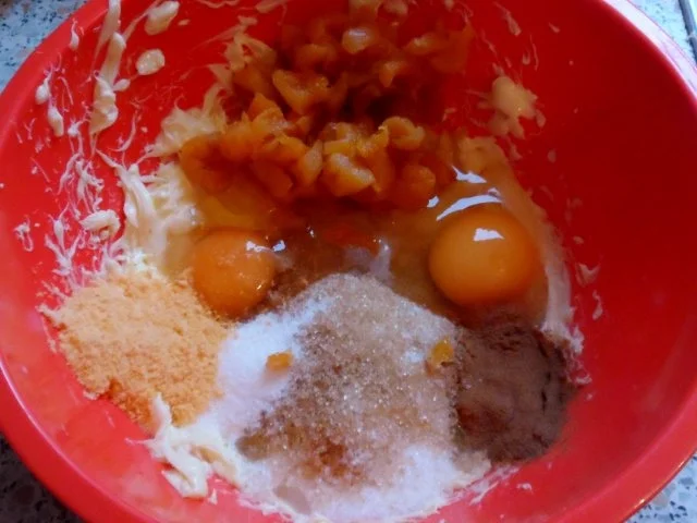 Weihnachtsgebäck: Schoko-Zimt-Knusperberge mit Aprikosen - Rezept - Bild Nr. 6