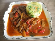 Vegan : Paprika - Soja - Gulasch mit Viererlei Gemüsestampf - Rezept