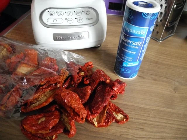 Rezept: Vorräte : Tomaten - Knoblauch - Salz Bild Nr. 2 Vorräte : Tomaten - Knoblauch - Salz - Rezept - Bild Nr. 2