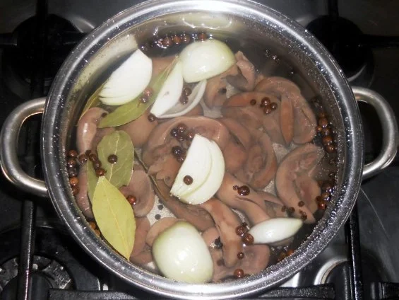 Rezept: Feines Nierenragout à la "Oòrndrasch" .....( Rzpt. um 1980) Bild Nr. 15 Feines Nierenragout à la "Oòrndrasch" .....( Rzpt. um 1980) - Rezept - Bild Nr. 15