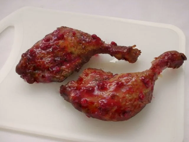 Rezept: Barbarie-Entenkeulen mit Portwein-Preiselbeersauce und Kartoffelteig-Sternen Bild Nr. 9 Barbarie-Entenkeulen mit Portwein-Preiselbeersauce und Kartoffelteig-Sternen - Rezept - Bild Nr. 9