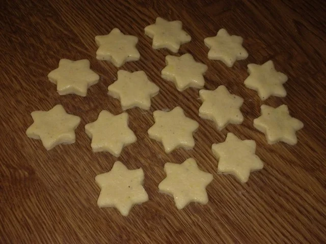 Rezept: Barbarie-Entenkeulen mit Portwein-Preiselbeersauce und Kartoffelteig-Sternen Bild Nr. 13 Barbarie-Entenkeulen mit Portwein-Preiselbeersauce und Kartoffelteig-Sternen - Rezept - Bild Nr. 13