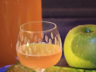 Rezept: Liköre: Apfellikör mit Lavendel Liköre: Apfellikör mit Lavendel - Rezept