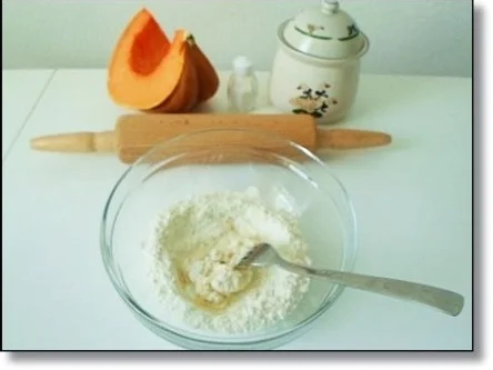 Hausgemachte Ravioli mit Muskatkürbis-Füllung  als perfekte Suppeneinlage - Rezept - Bild Nr. 5