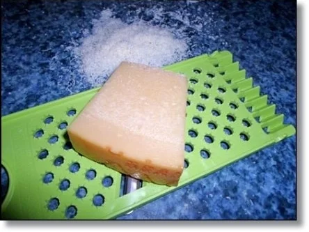 Hausgemachte Ravioli mit Muskatkürbis-Füllung  als perfekte Suppeneinlage - Rezept - Bild Nr. 13