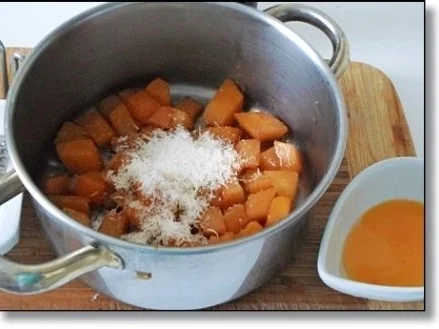 Hausgemachte Ravioli mit Muskatkürbis-Füllung  als perfekte Suppeneinlage - Rezept - Bild Nr. 15