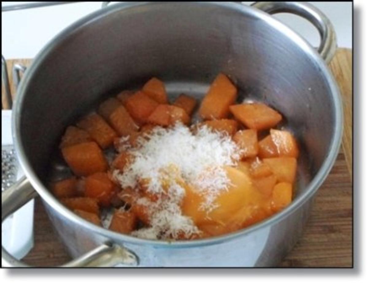 Hausgemachte Ravioli mit Muskatkürbis-Füllung  als perfekte Suppeneinlage - Rezept - Bild Nr. 16