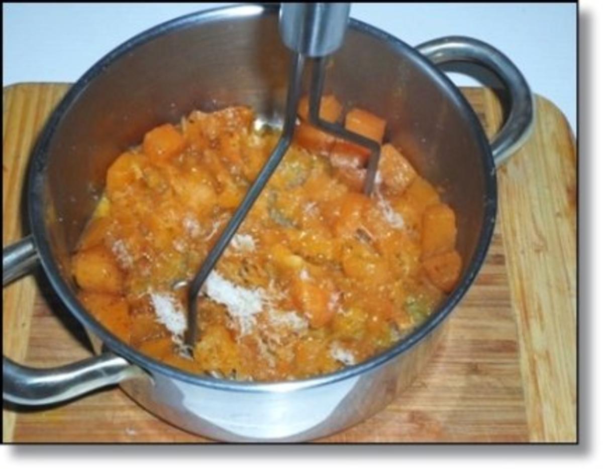 Hausgemachte Ravioli mit Muskatkürbis-Füllung  als perfekte Suppeneinlage - Rezept - Bild Nr. 17