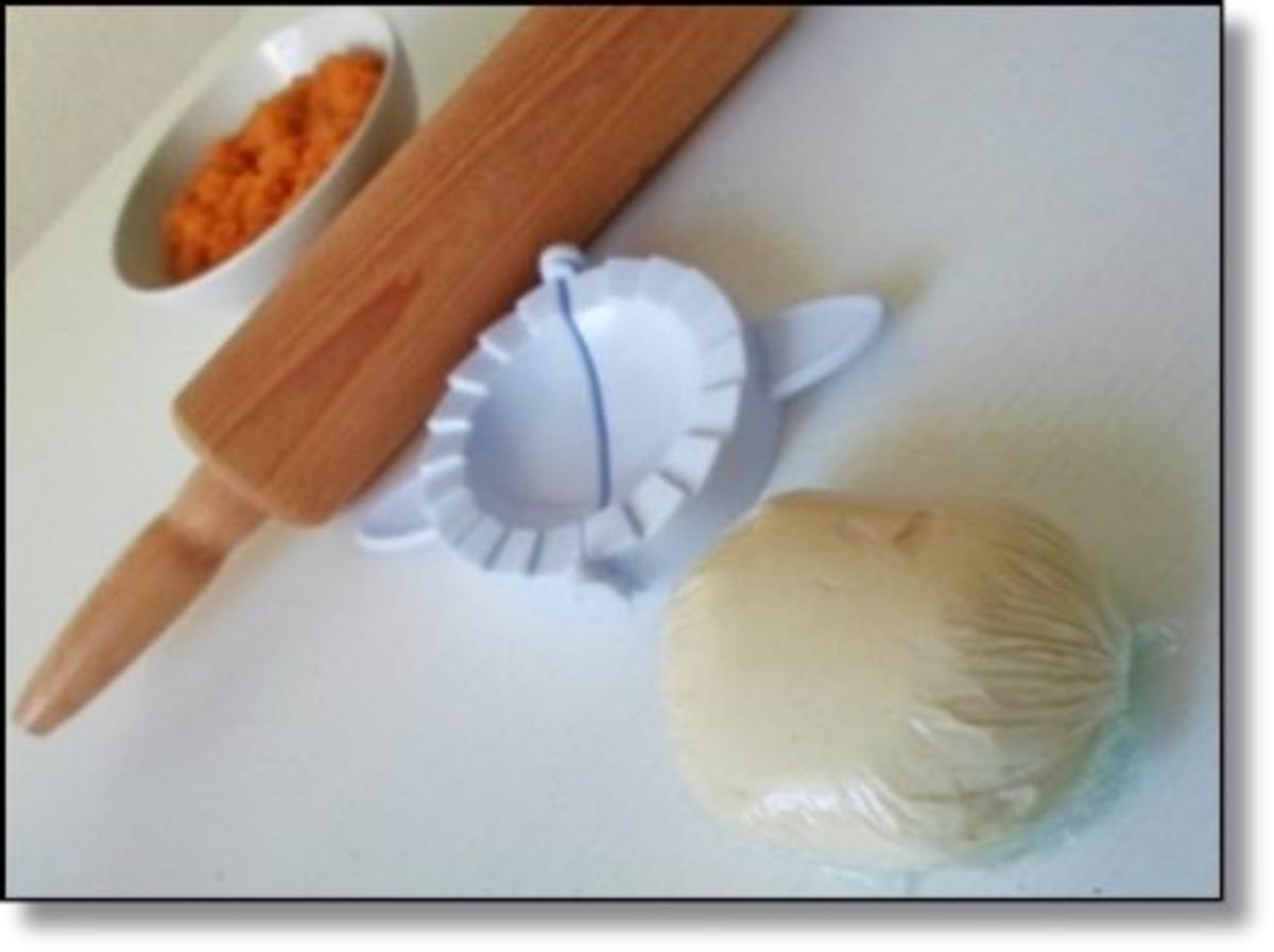 Hausgemachte Ravioli mit Muskatkürbis-Füllung  als perfekte Suppeneinlage - Rezept - Bild Nr. 19