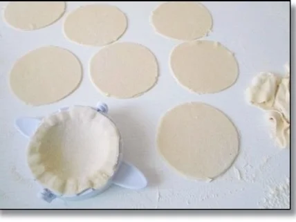 Hausgemachte Ravioli mit Muskatkürbis-Füllung  als perfekte Suppeneinlage - Rezept - Bild Nr. 21