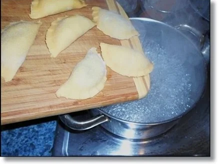 Hausgemachte Ravioli mit Muskatkürbis-Füllung  als perfekte Suppeneinlage - Rezept - Bild Nr. 26