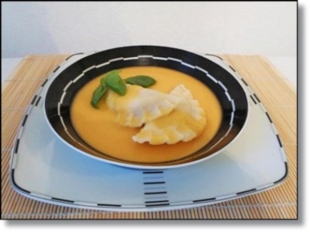 Hausgemachte Ravioli mit Muskatkürbis-Füllung  als perfekte Suppeneinlage - Rezept - Bild Nr. 29