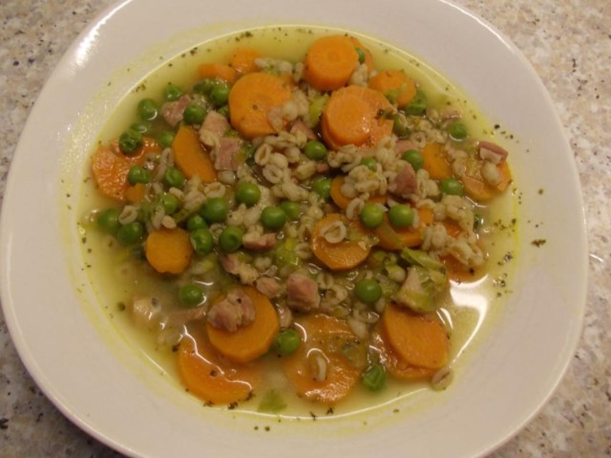 Dinkelsuppe mit Dörrfleisch und Gemüse - Rezept - kochbar.de