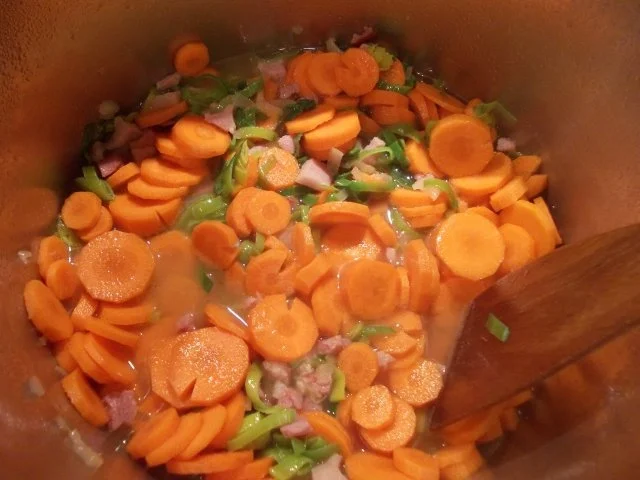 Rezept: Dinkelsuppe mit Dörrfleisch und Gemüse Bild Nr. 5 Dinkelsuppe mit Dörrfleisch und Gemüse - Rezept - Bild Nr. 5