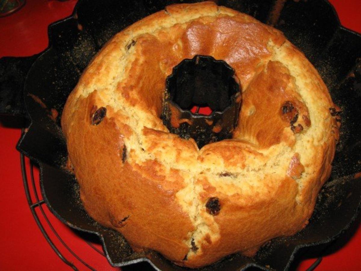 Gugelhupf mit Sultaninen - schnell &amp; einfach - von manschie