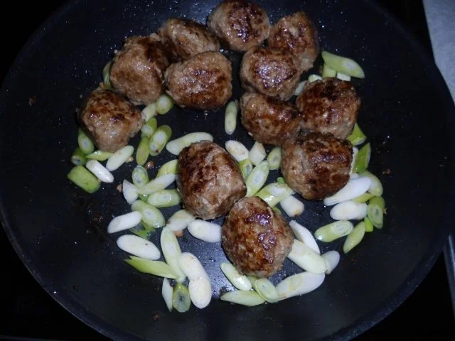 Blumenkohl-Pfanne mit Curry und Mett-Klößchen - Rezept - Bild Nr. 13