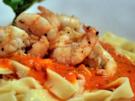 Tagliatelle, gerösteter Paprika-Rahm, scharfe Garnelen - Rezept