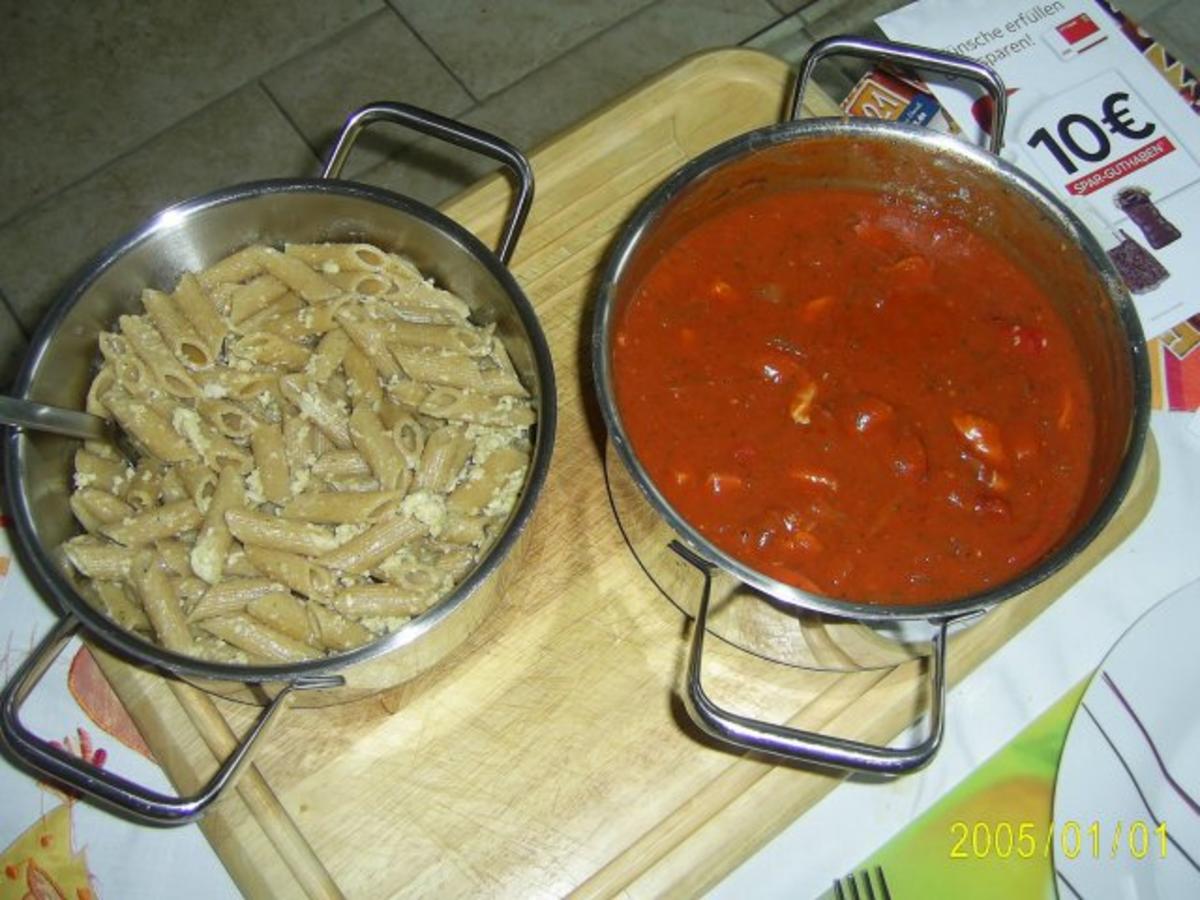 Bilder für Pasta: Vollkorn-Nudeln mit Wurstgulasch - Rezept