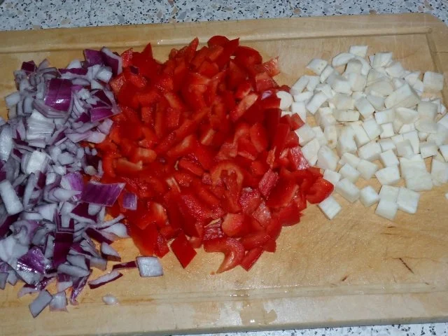 Eintöpfe/Suppen: Deftiger Kartoffel-Sauerkraut-Eintopf mit Paprika und Cabanossi - Rezept - Bild Nr. 3