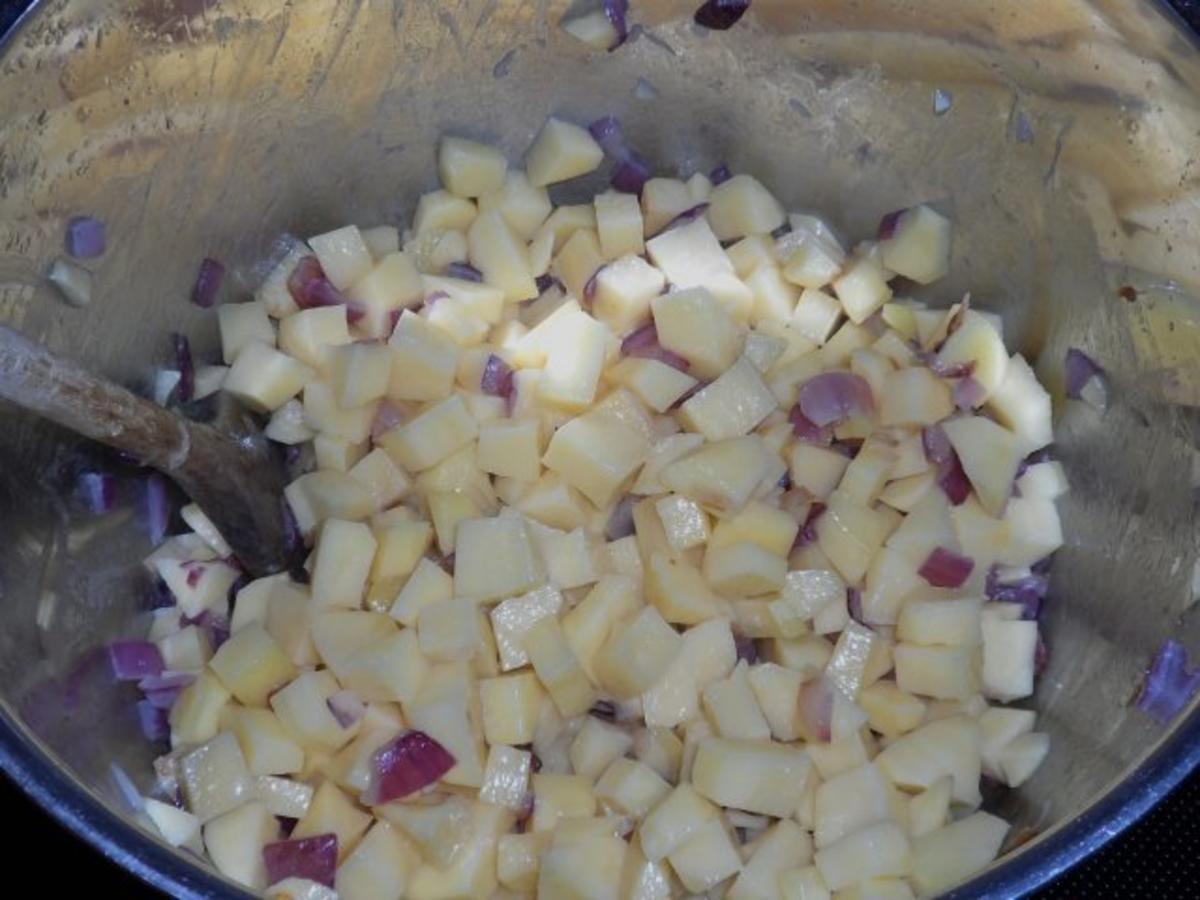 Eintöpfe/Suppen: Deftiger Kartoffel-Sauerkraut-Eintopf mit Paprika und Cabanossi - Rezept - Bild Nr. 8