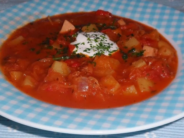 Eintöpfe/Suppen: Deftiger Kartoffel-Sauerkraut-Eintopf mit Paprika und Cabanossi - Rezept - Bild Nr. 15