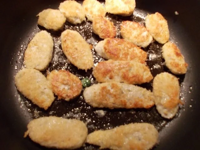 Spinat mit knusprigen Weißwurstscheiben und Kartoffelstampf - Rezept - Bild Nr. 7