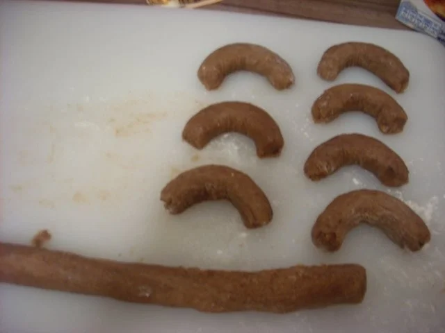 Rezept: Schoko-Amaretto-Hörnchen Bild Nr. 3 Schoko-Amaretto-Hörnchen - Rezept - Bild Nr. 3