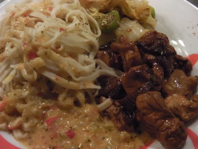 Asia: Hühnchen in "Thai Red Sauce" mit Chinakohl-Bratgemüse - Rezept - Bild Nr. 3