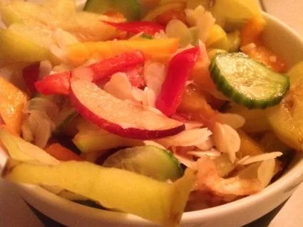 Rezept: Obst-Gemüse-Salat Bild Nr. 2 Obst-Gemüse-Salat - Rezept - Bild Nr. 2