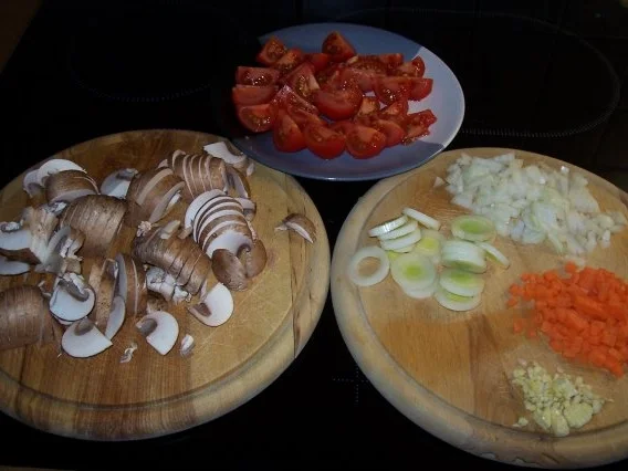 Schollenfilet mit Tomaten-Lauch-Champignon-Möhrengemüse - Rezept - Bild Nr. 2