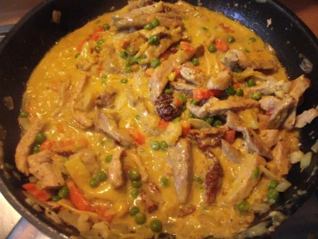 Geschnetzeltes mit buntem Gemüse in Käsecurryahmsoße - Rezept - Bild Nr. 2