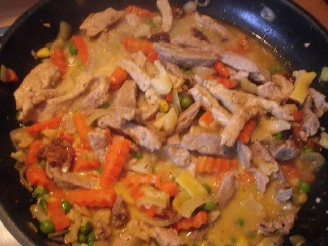 Geschnetzeltes mit buntem Gemüse in Käsecurryahmsoße - Rezept - Bild Nr. 8