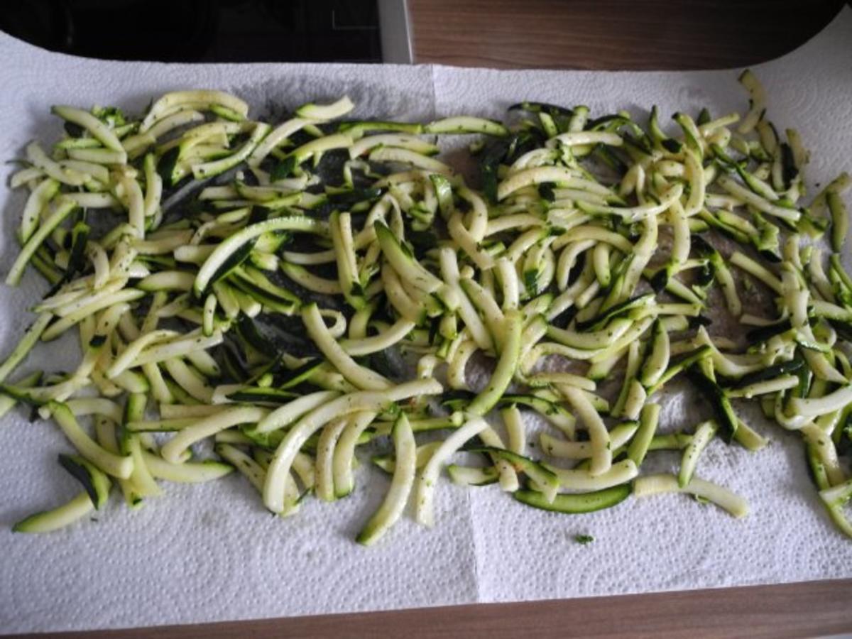 Vegan : Spaghetti - Zucchinibett - Rezept - Bild Nr. 9