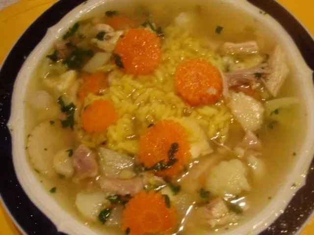 Hühnersuppe mit Einlage - Rezept