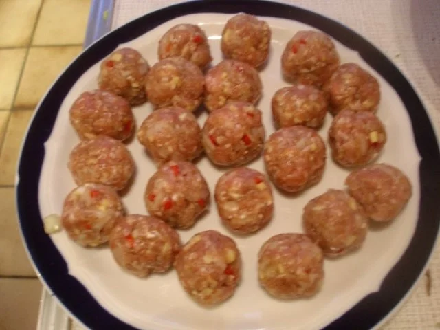 Asiatische Hackfleischbällchen mit Gemüse und gelben Reis - Rezept - Bild Nr. 5