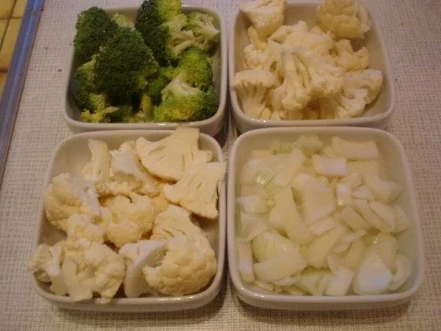 Asiatische Hackfleischbällchen mit Gemüse und gelben Reis - Rezept - Bild Nr. 9