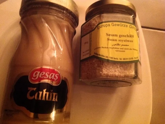 Paprika gefüllt mit Schafskäse, dazu Süßkartoffeln. Und ein Yoghurt-Sesam Dip - Rezept - Bild Nr. 6