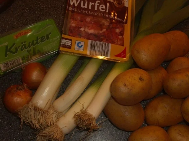 Rezept: Kartoffel-Lauch Suppe Bild Nr. 2 Kartoffel-Lauch Suppe - Rezept - Bild Nr. 2