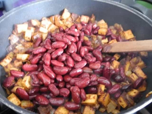 Rezept: Vegan : Bohnen - Tofu - Gulasch Bild Nr. 10 Vegan : Bohnen - Tofu - Gulasch - Rezept - Bild Nr. 10
